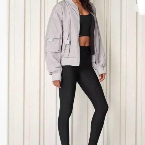 ALO YOGA oversized bomber jacket. - Picture 3 of 7